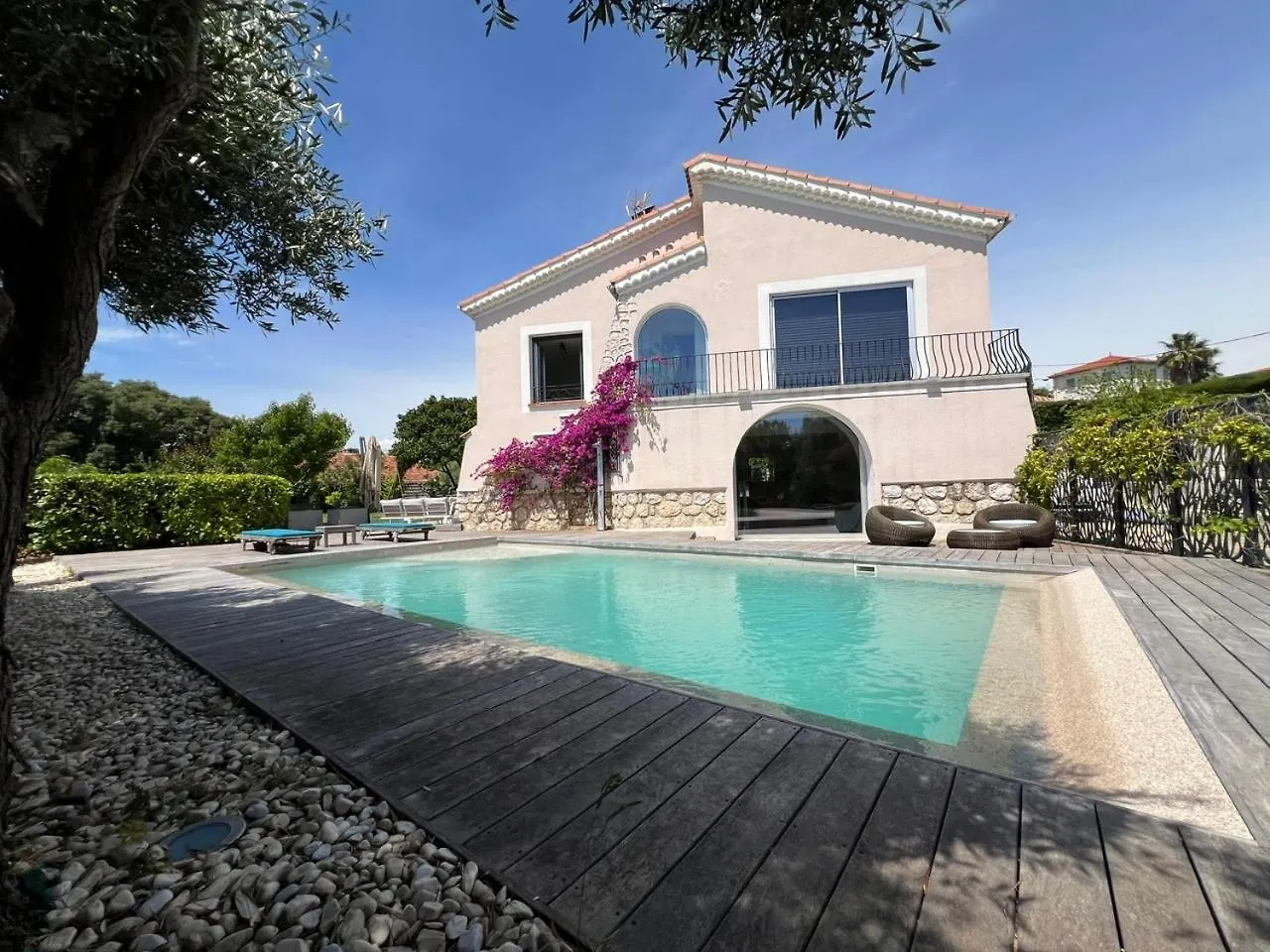 Superbe Villa Piscine Proche Ville Et Mer Au Calme Nice